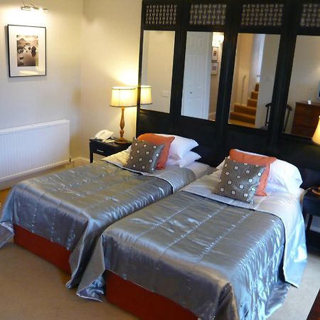 The Lake Country House Hotel & Spa Llangammarch Wells Extérieur photo