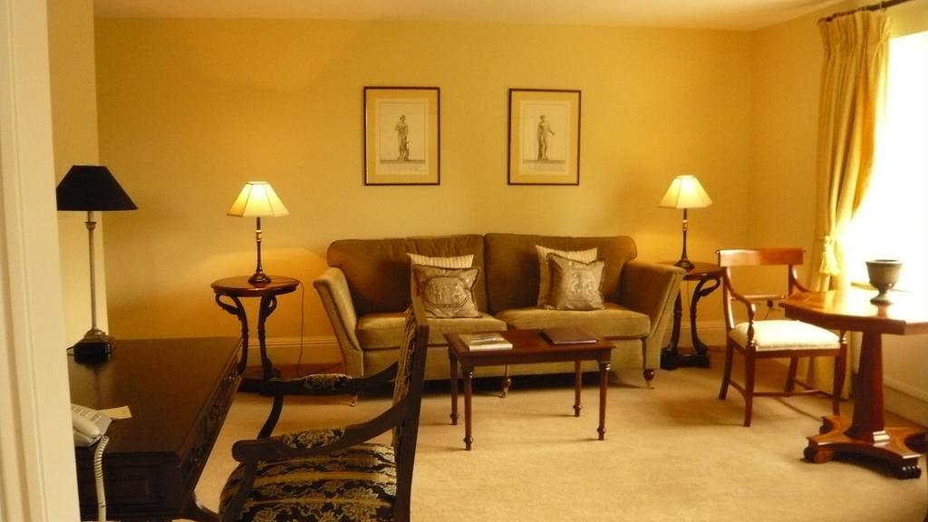 The Lake Country House Hotel & Spa Llangammarch Wells Extérieur photo