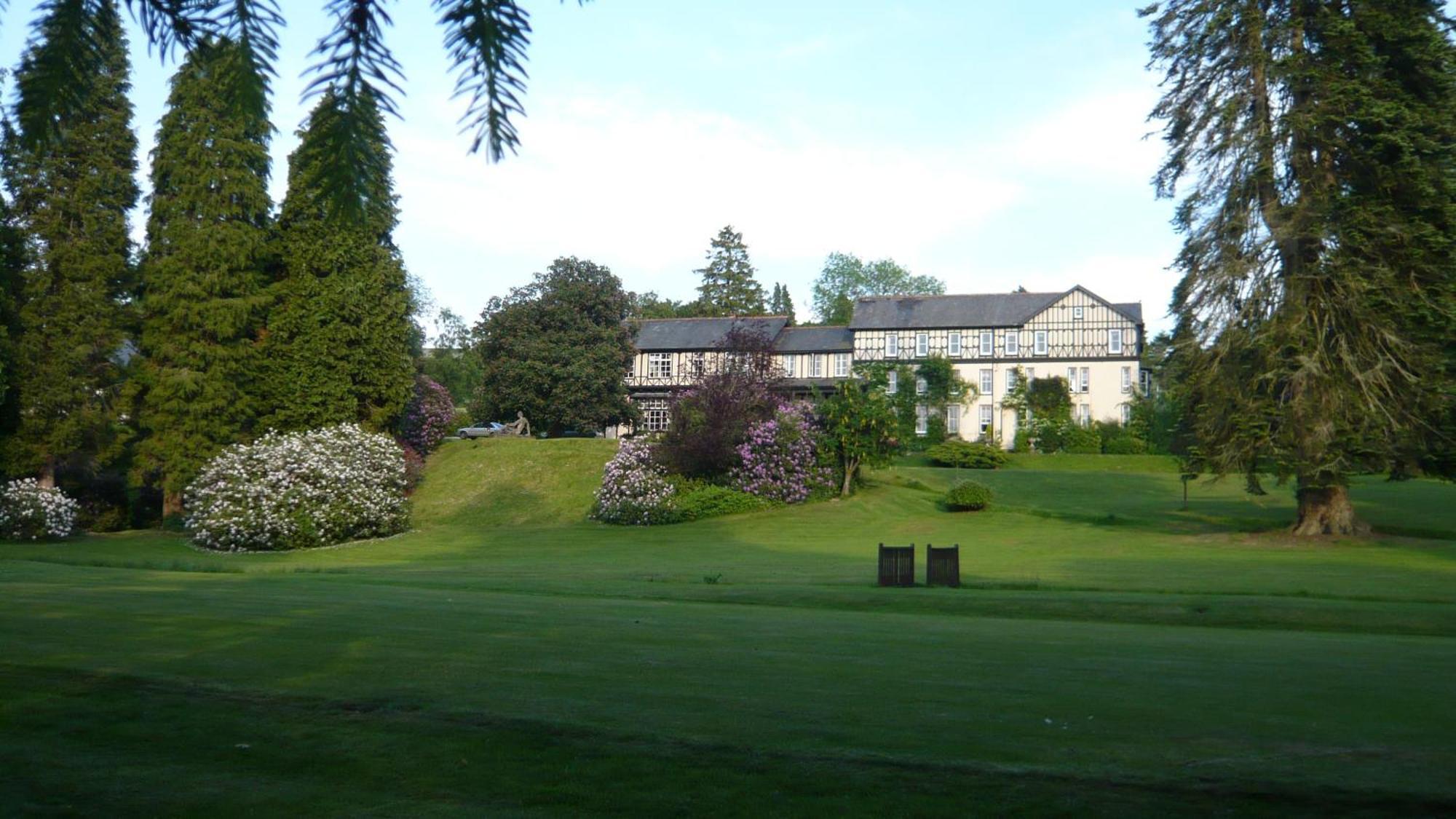 The Lake Country House Hotel & Spa Llangammarch Wells Extérieur photo