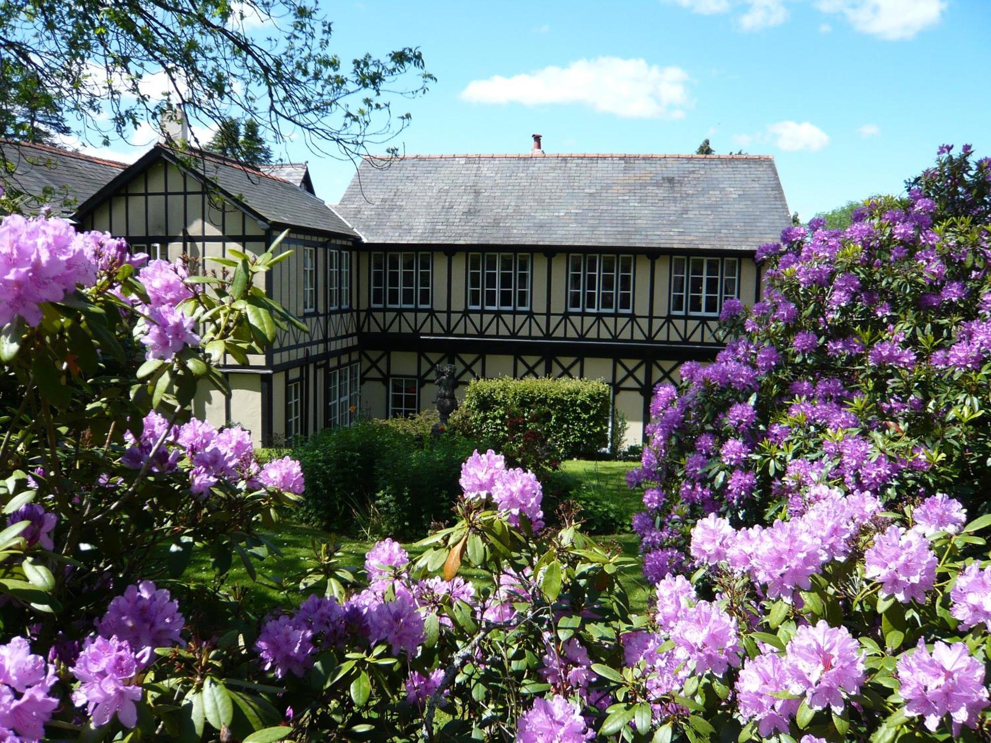 The Lake Country House Hotel & Spa Llangammarch Wells Extérieur photo