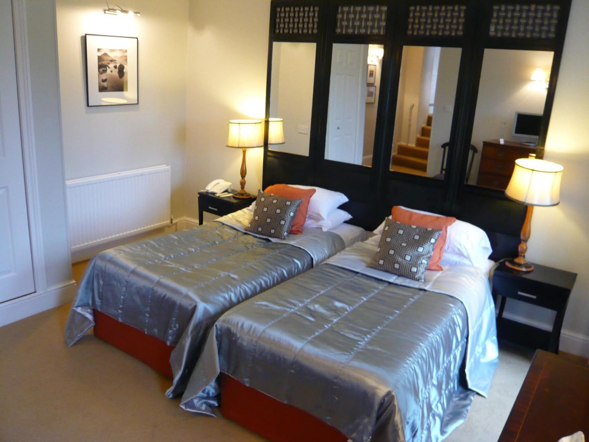 The Lake Country House Hotel & Spa Llangammarch Wells Extérieur photo