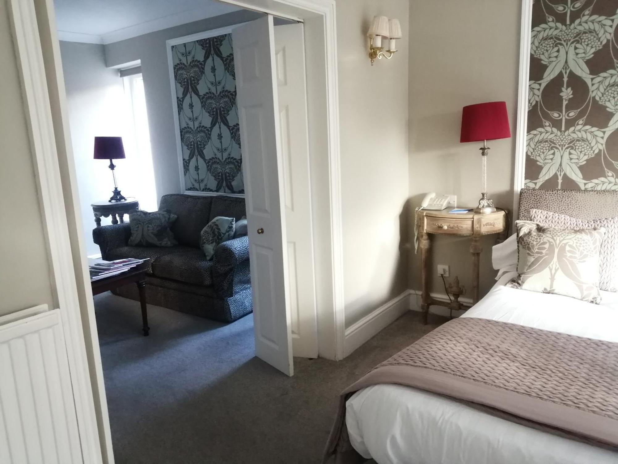 The Lake Country House Hotel & Spa Llangammarch Wells Extérieur photo