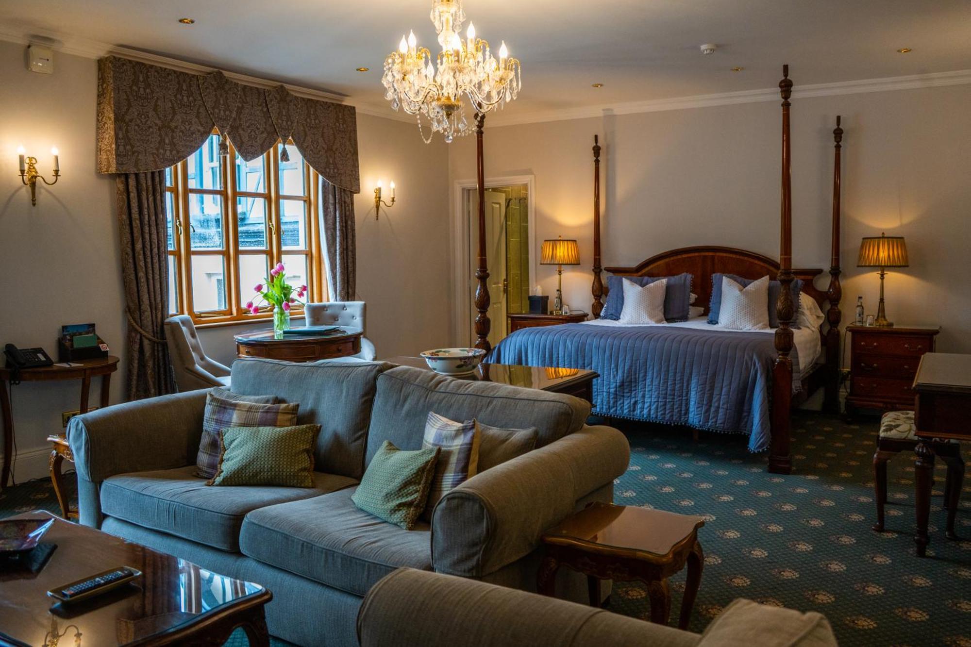 The Lake Country House Hotel & Spa Llangammarch Wells Extérieur photo