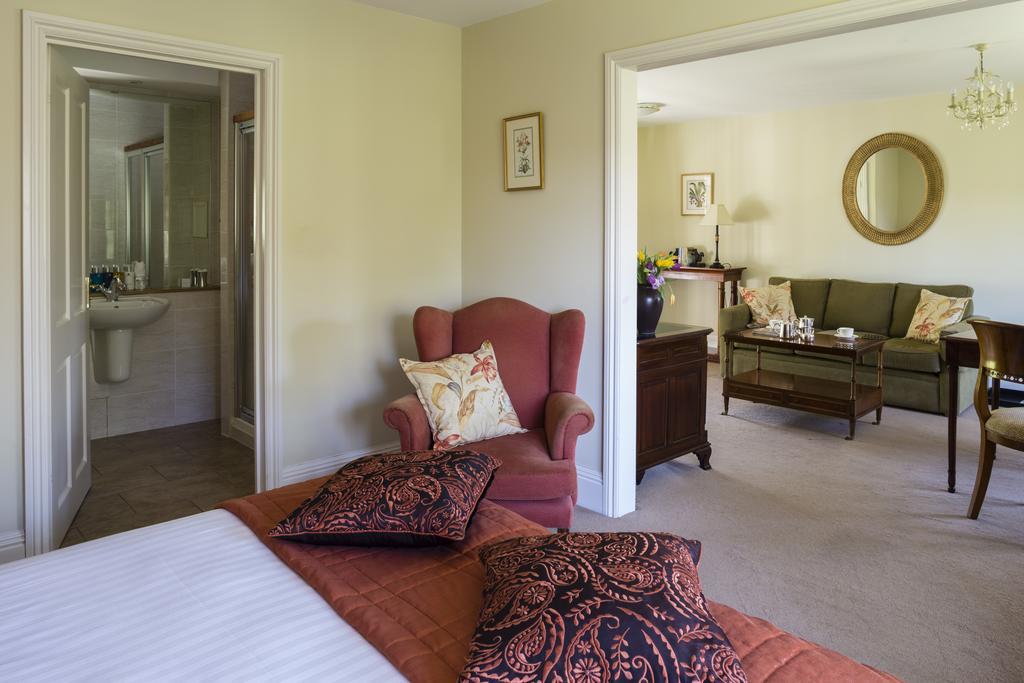 The Lake Country House Hotel & Spa Llangammarch Wells Extérieur photo