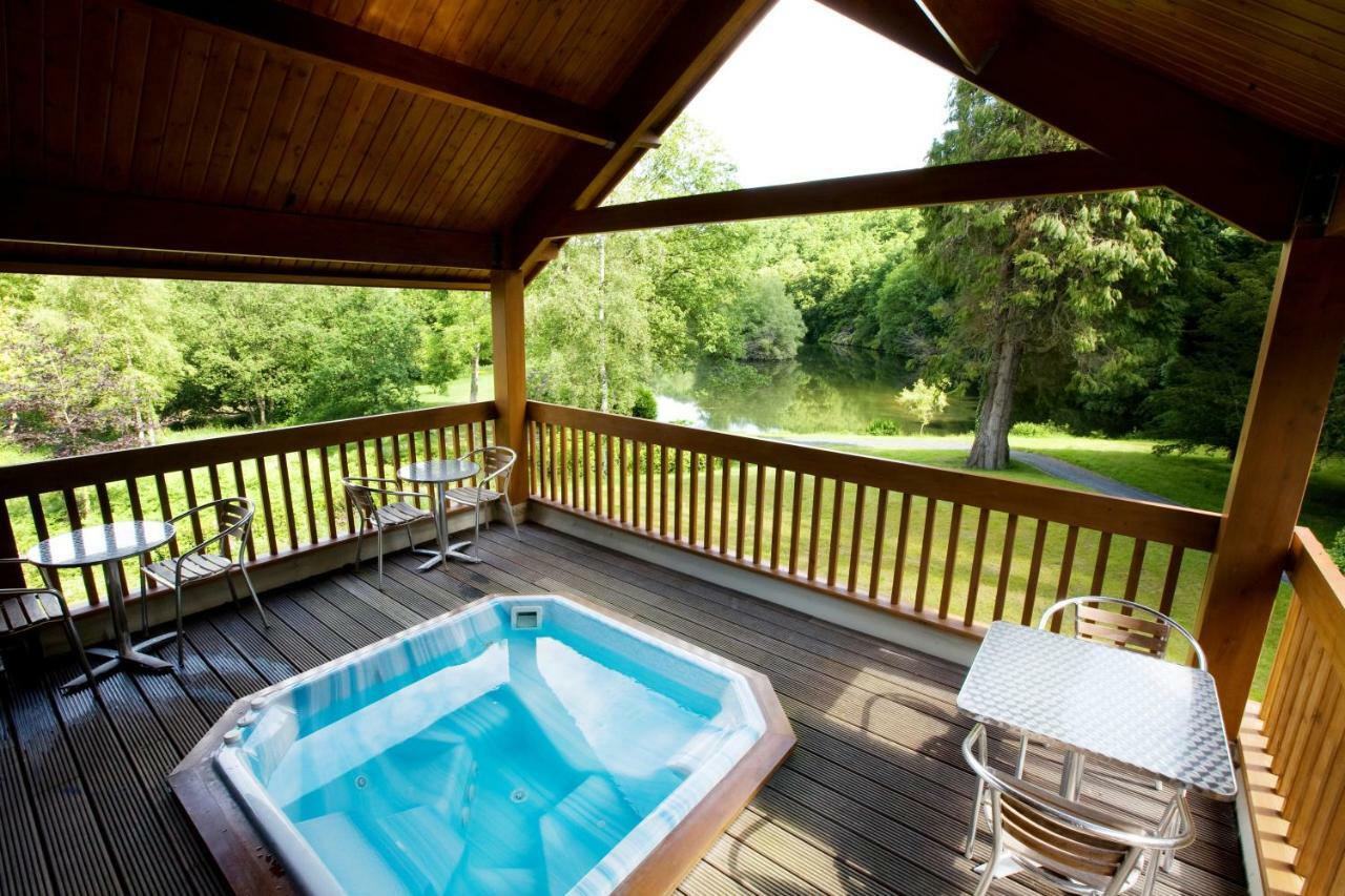 The Lake Country House Hotel & Spa Llangammarch Wells Extérieur photo